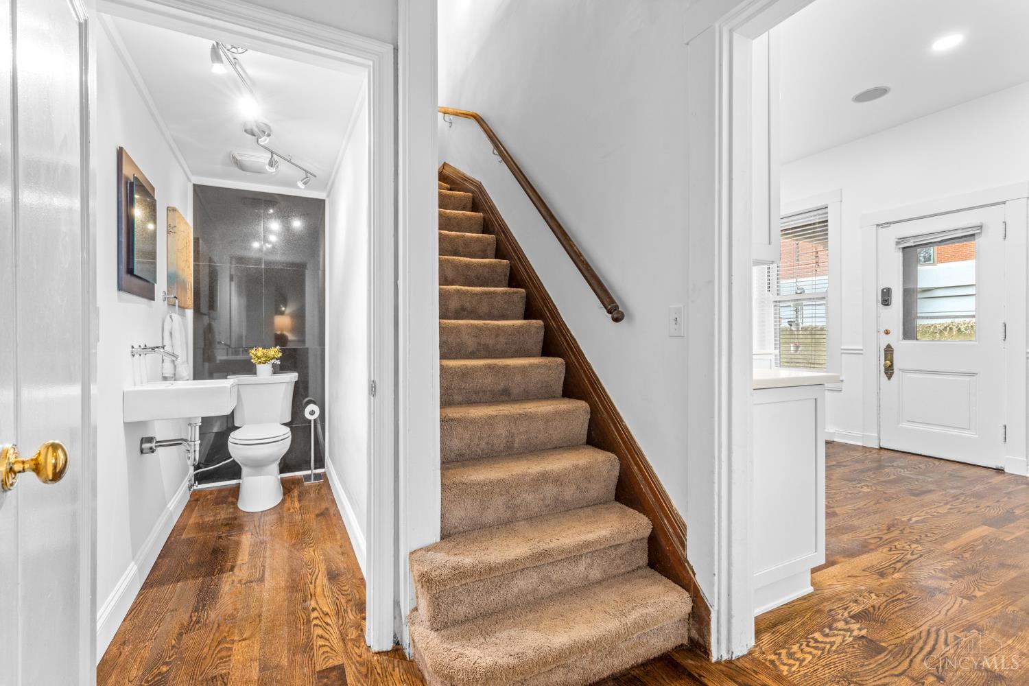 2100 St James Avenue