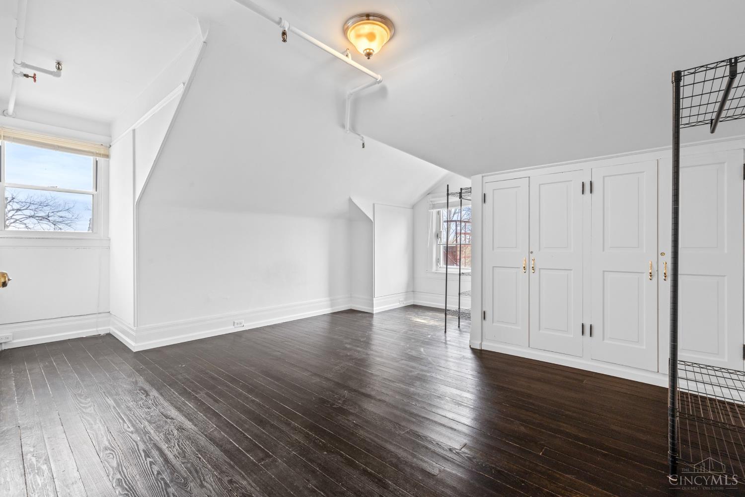 2100 St James Avenue