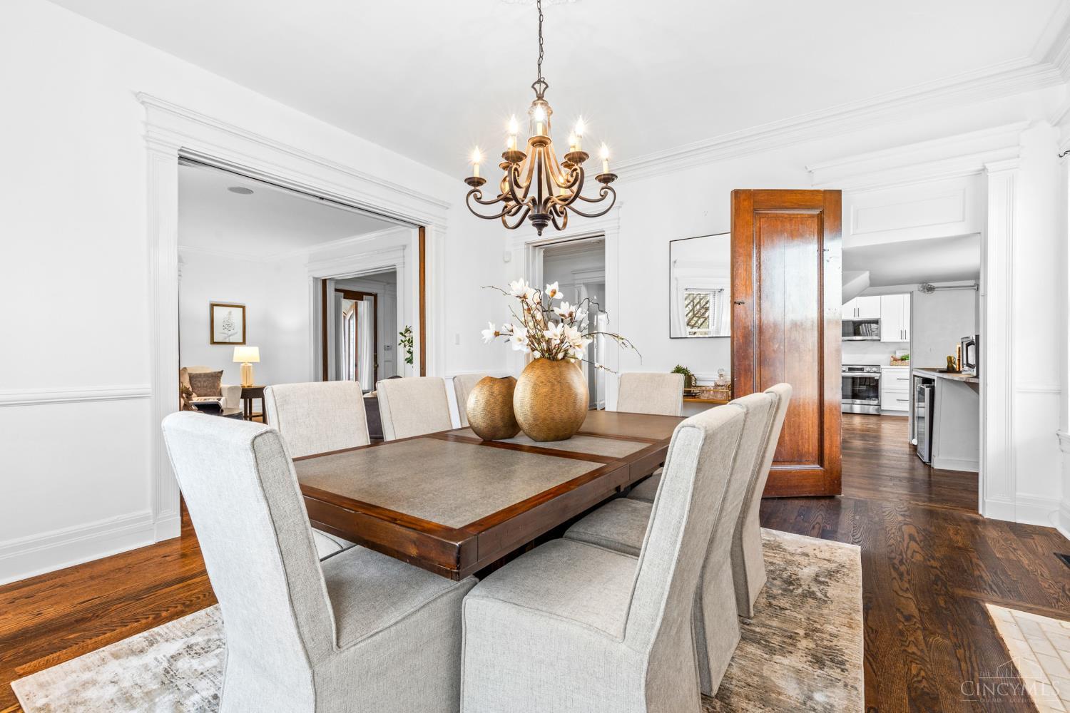 2100 St James Avenue