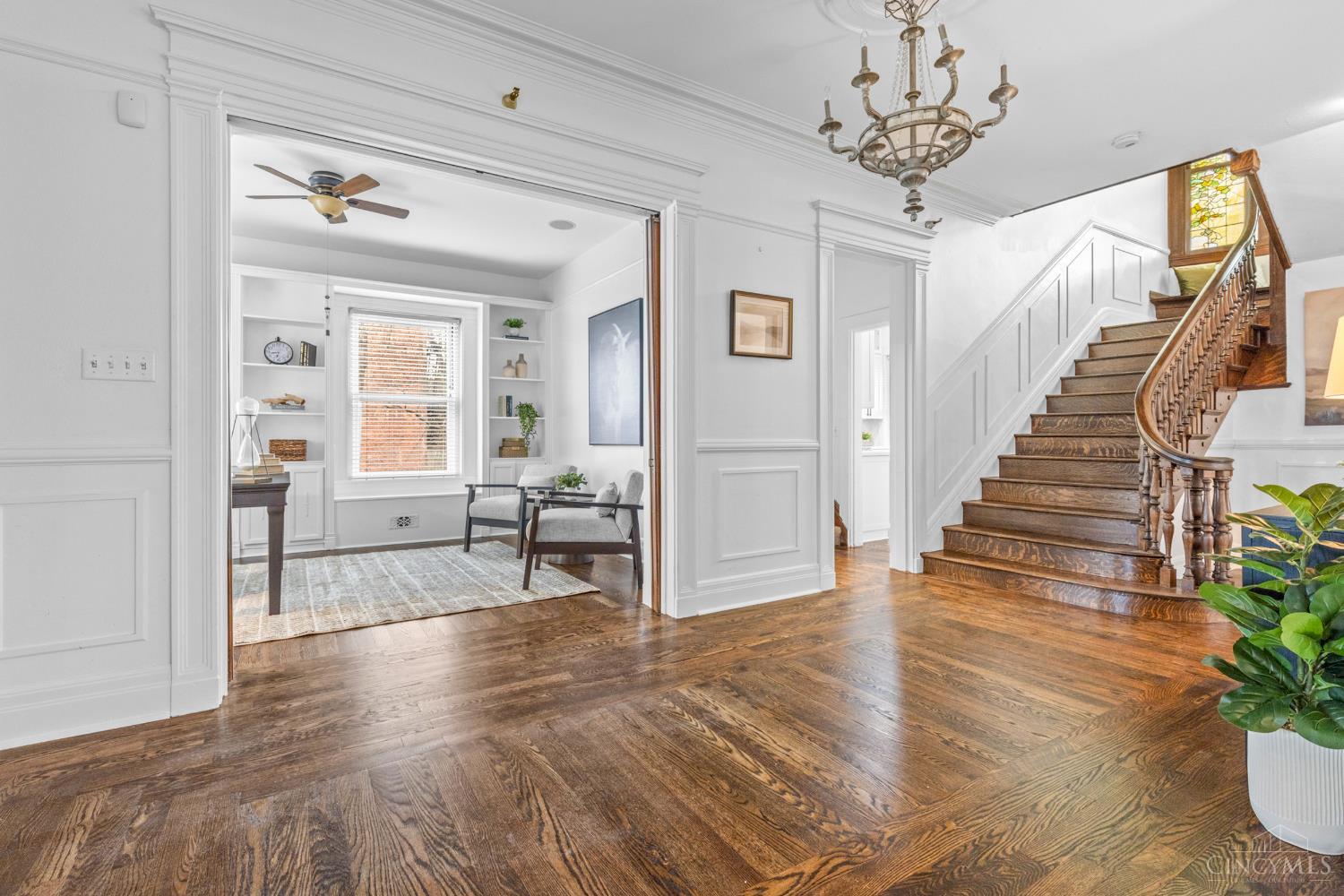 2100 St James Avenue