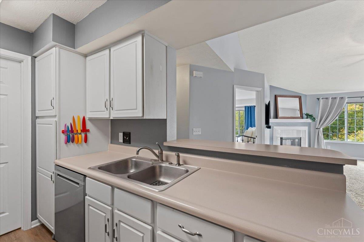 4220 Endeavor Drive 302