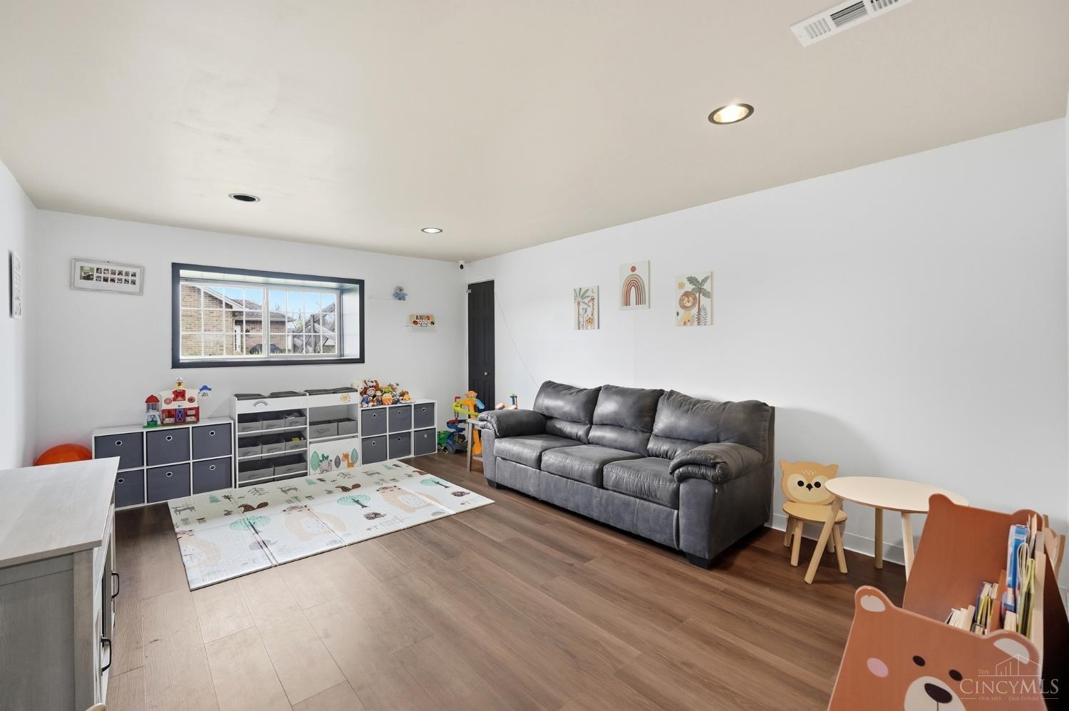 10584 Amity Drive