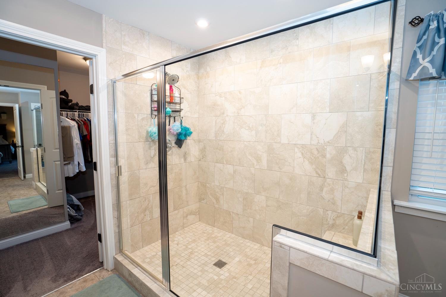 6104 Southern Hills Drive