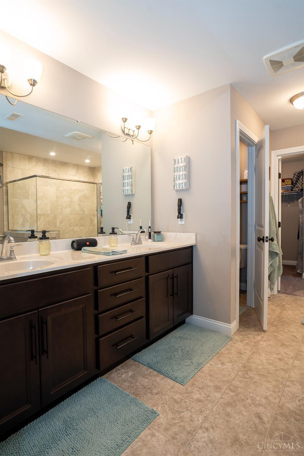 6104 Southern Hills Drive