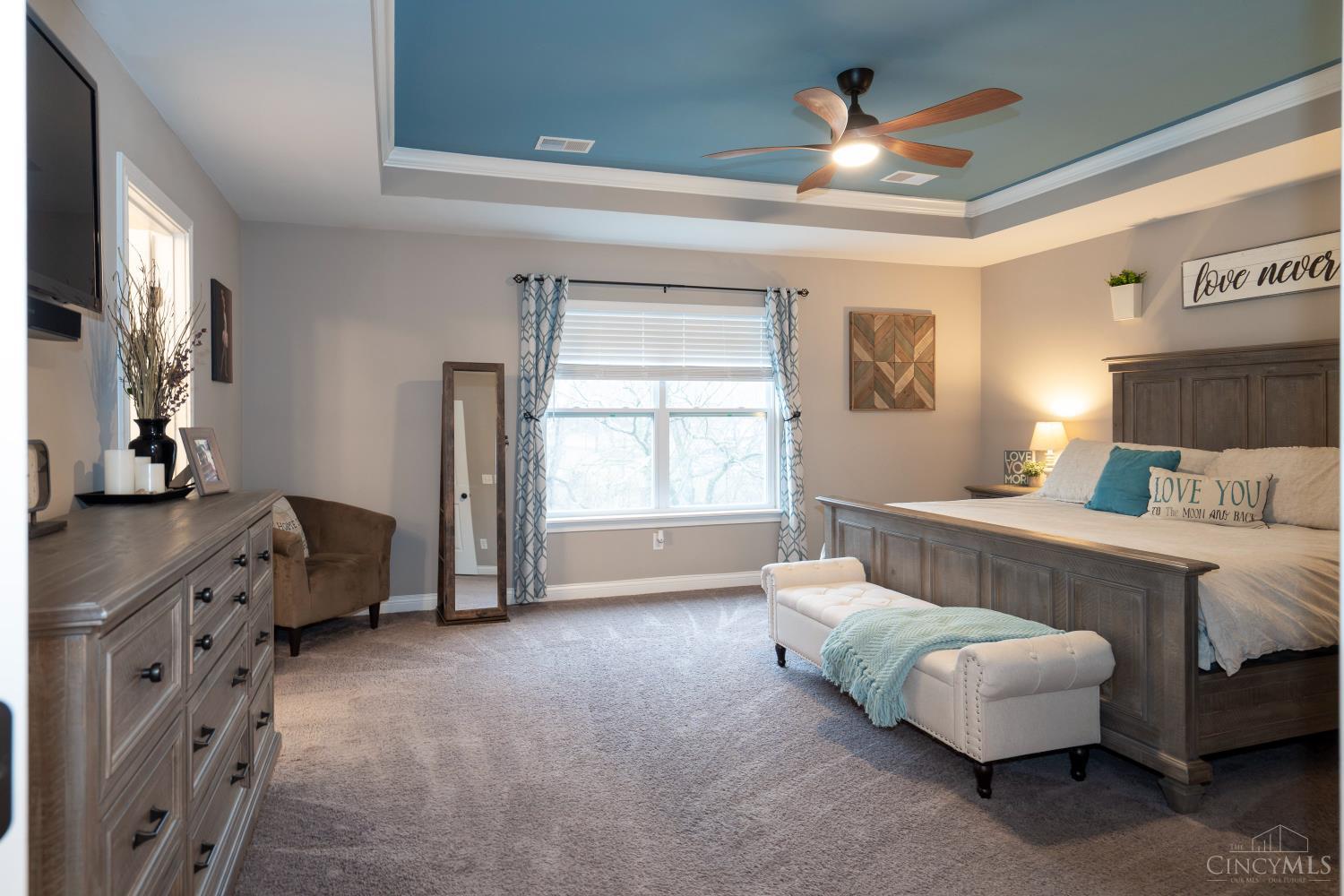 6104 Southern Hills Drive