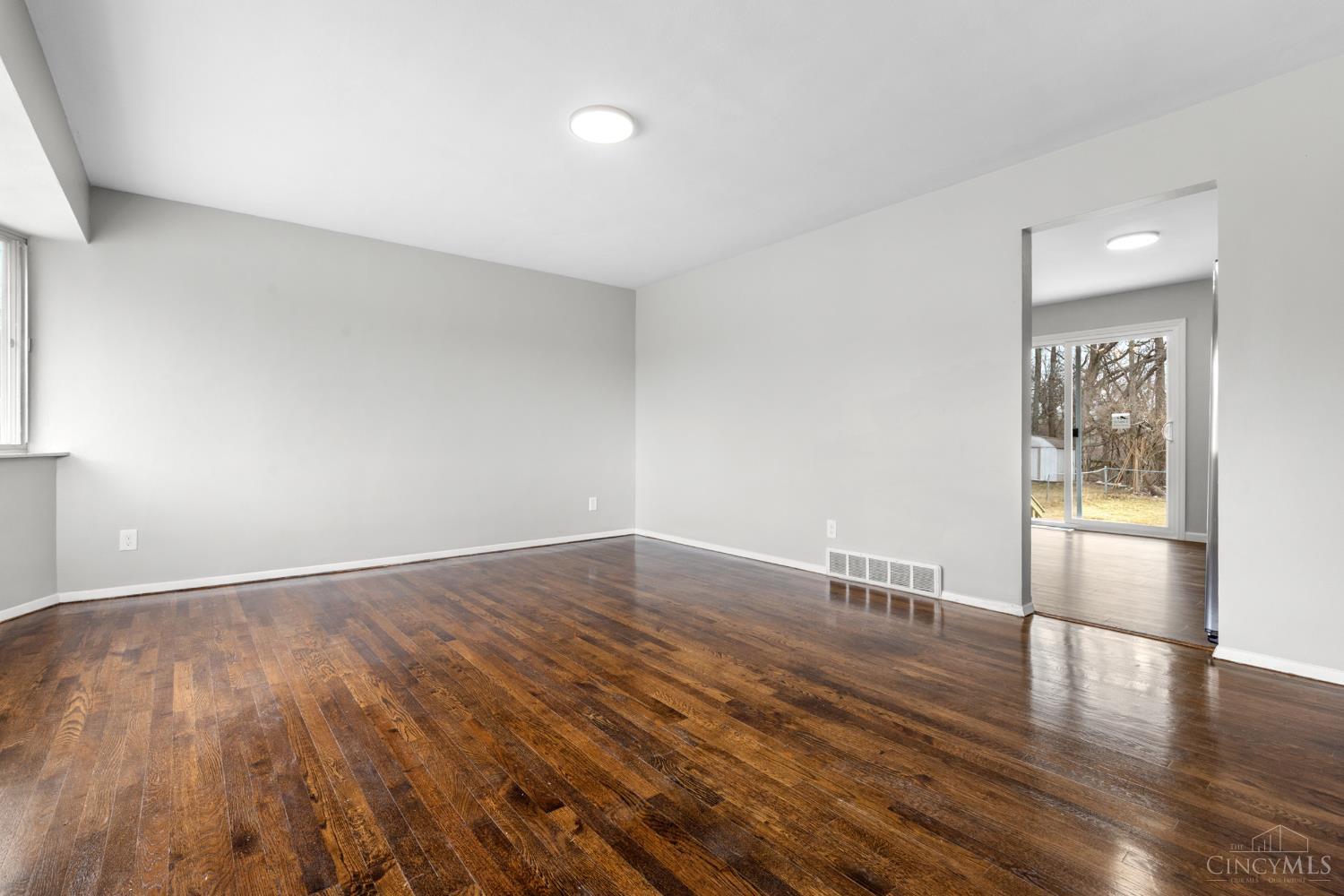2043 E Teralta Circle