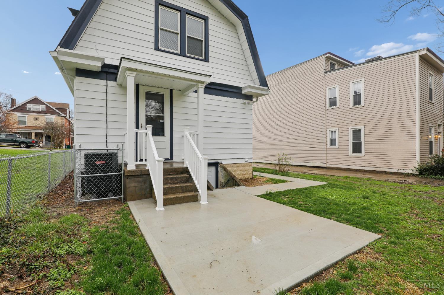 607 Hawthorne Avenue