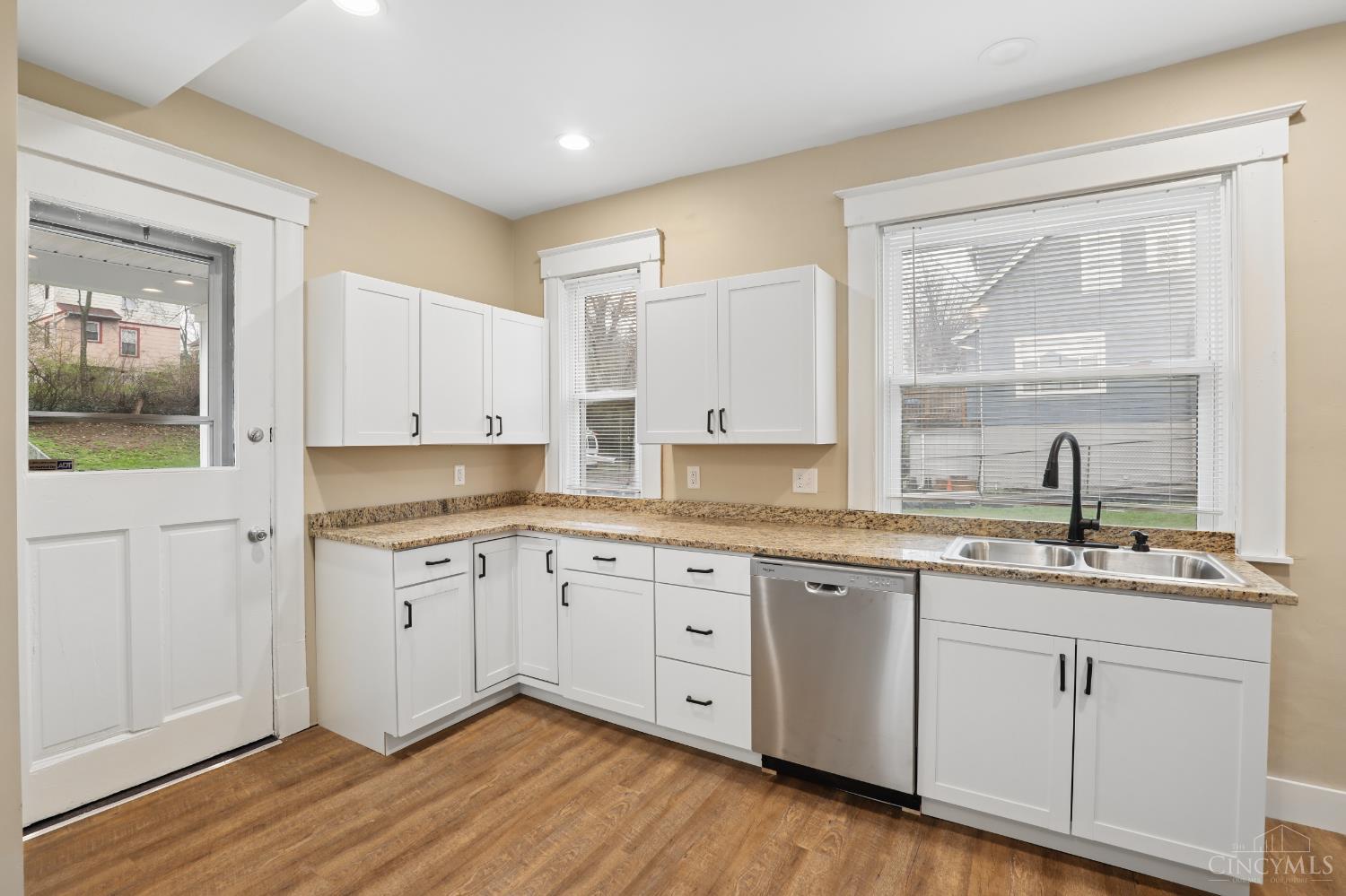 607 Hawthorne Avenue