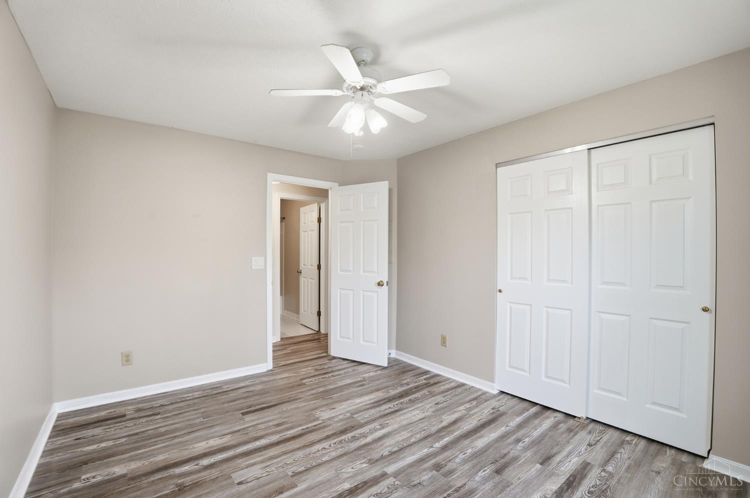 3675 W Galbraith Road 16