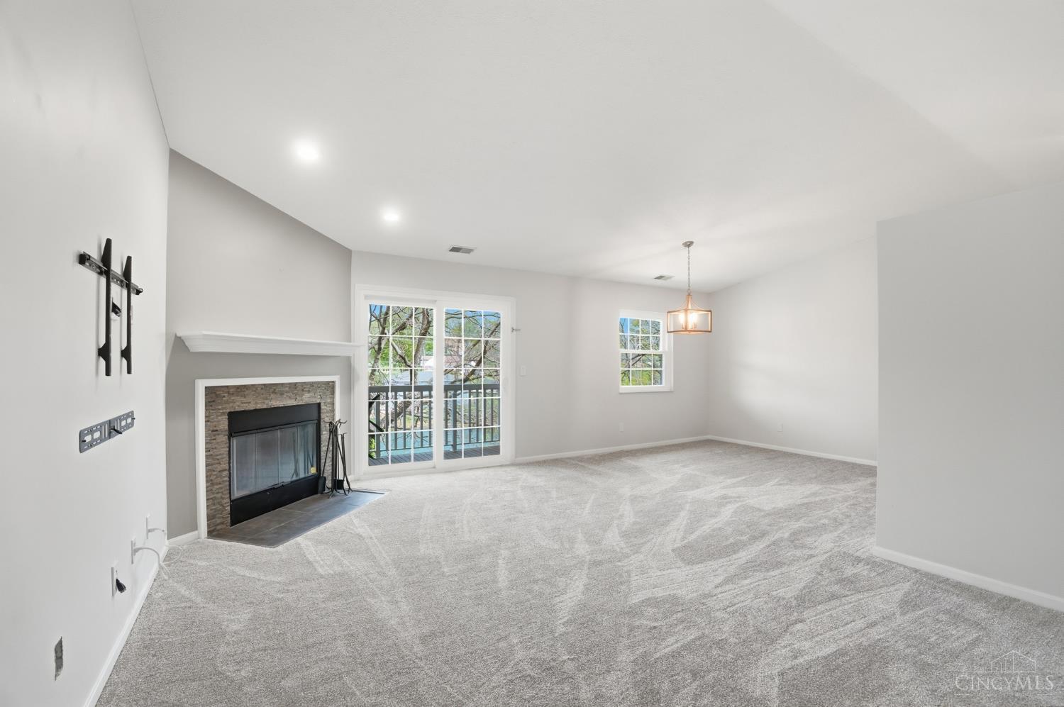 3675 W Galbraith Road 16