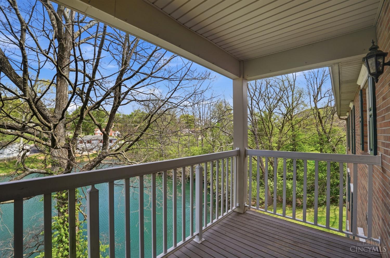 3675 W Galbraith Road 16