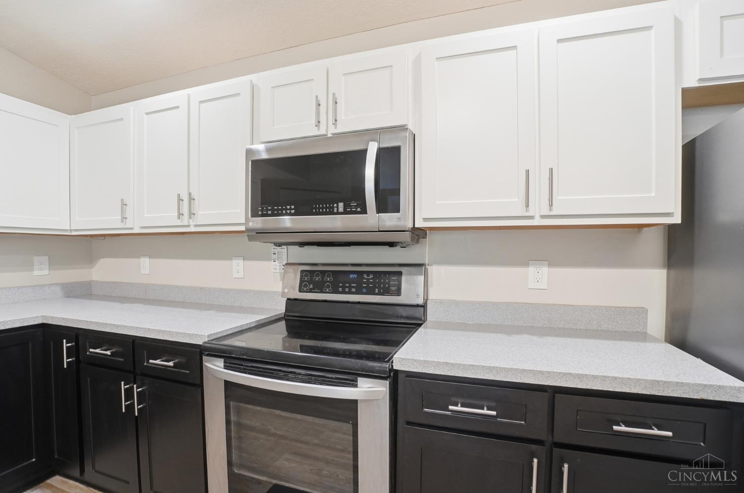 3675 W Galbraith Road 16