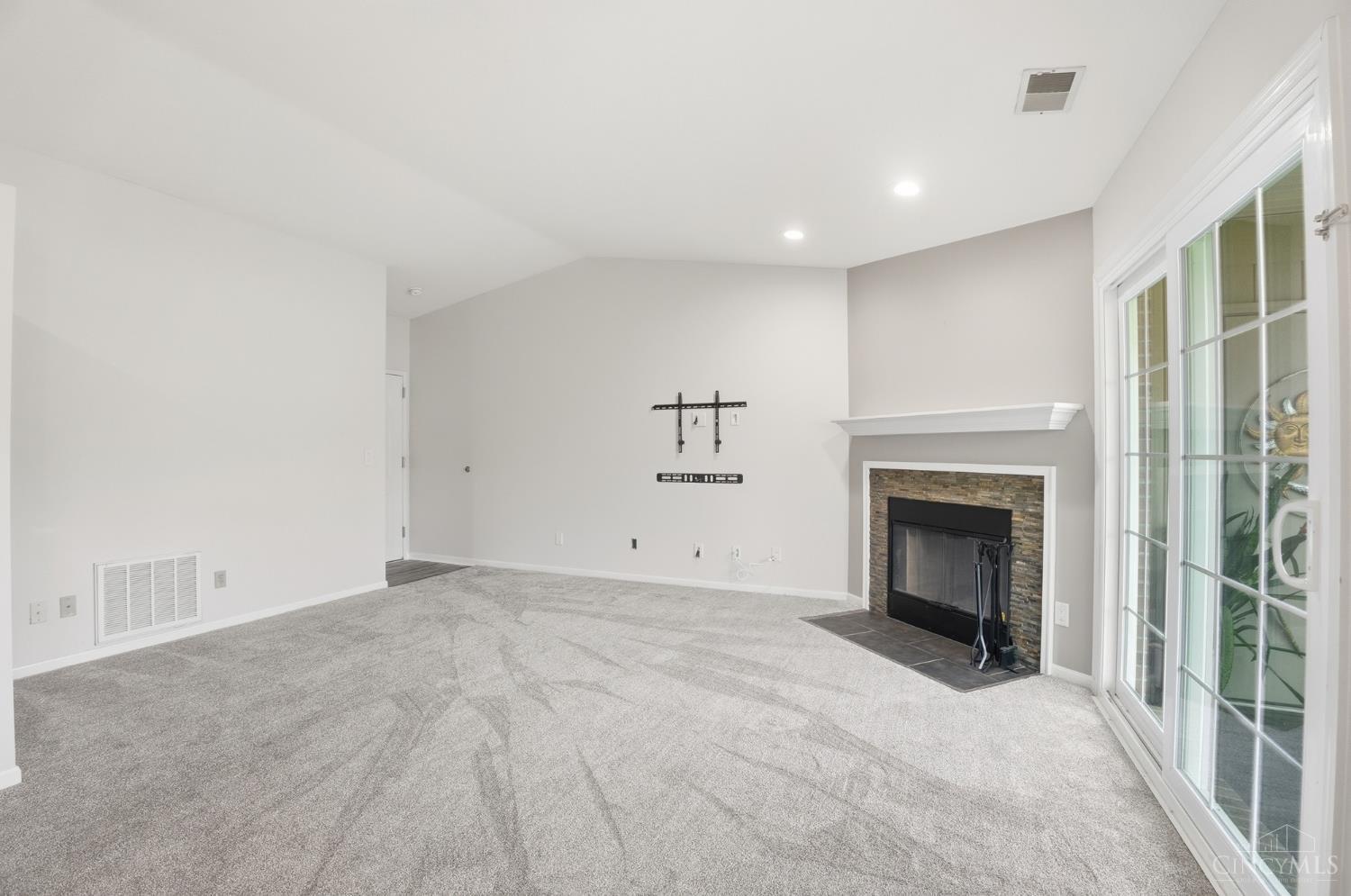 3675 W Galbraith Road 16