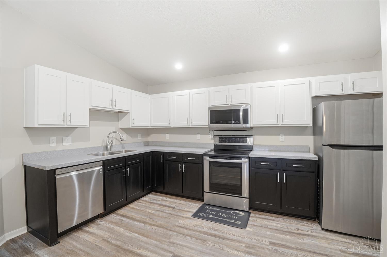 3675 W Galbraith Road 16