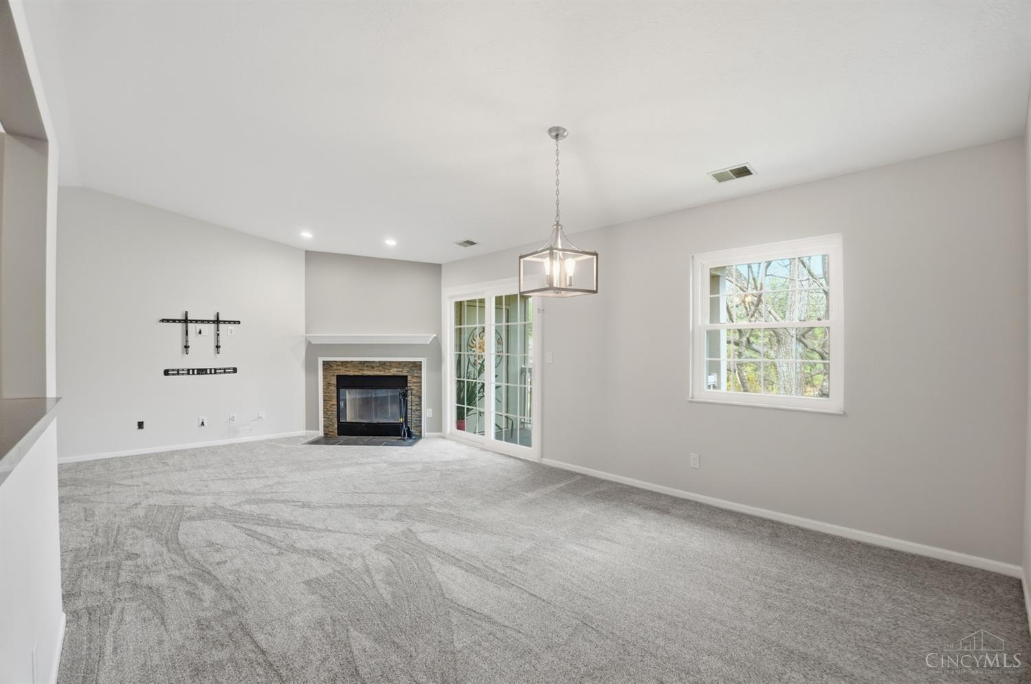 3675 W Galbraith Road 16