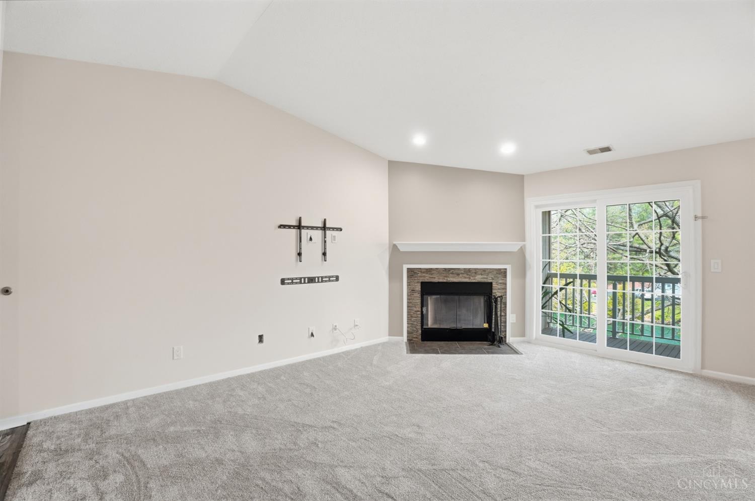 3675 W Galbraith Road 16