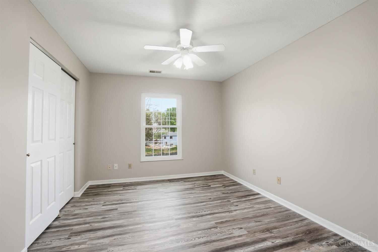 3675 W Galbraith Road 16