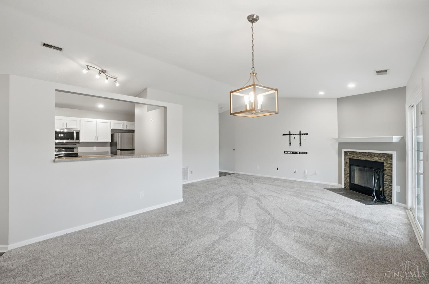3675 W Galbraith Road 16