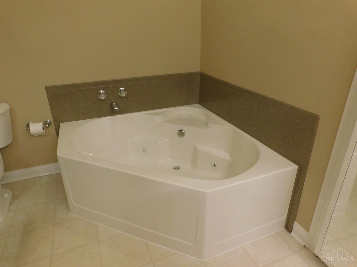 8026 Pinnacle Point Drive 103