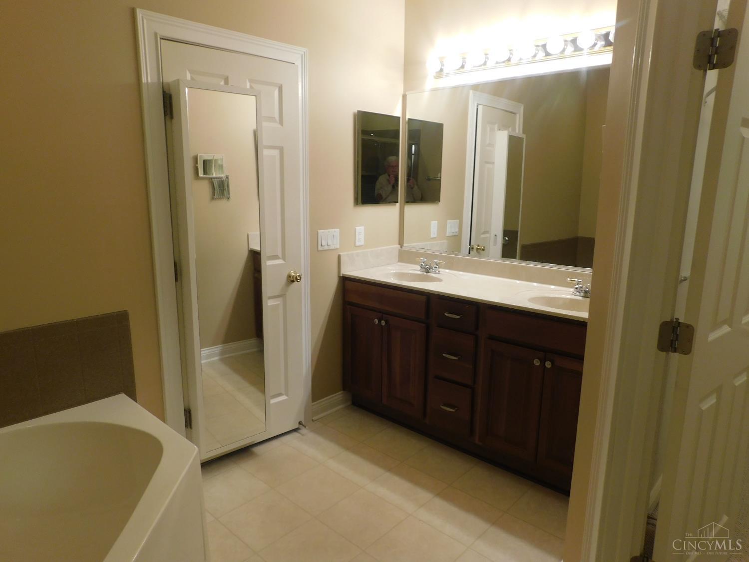 8026 Pinnacle Point Drive 103