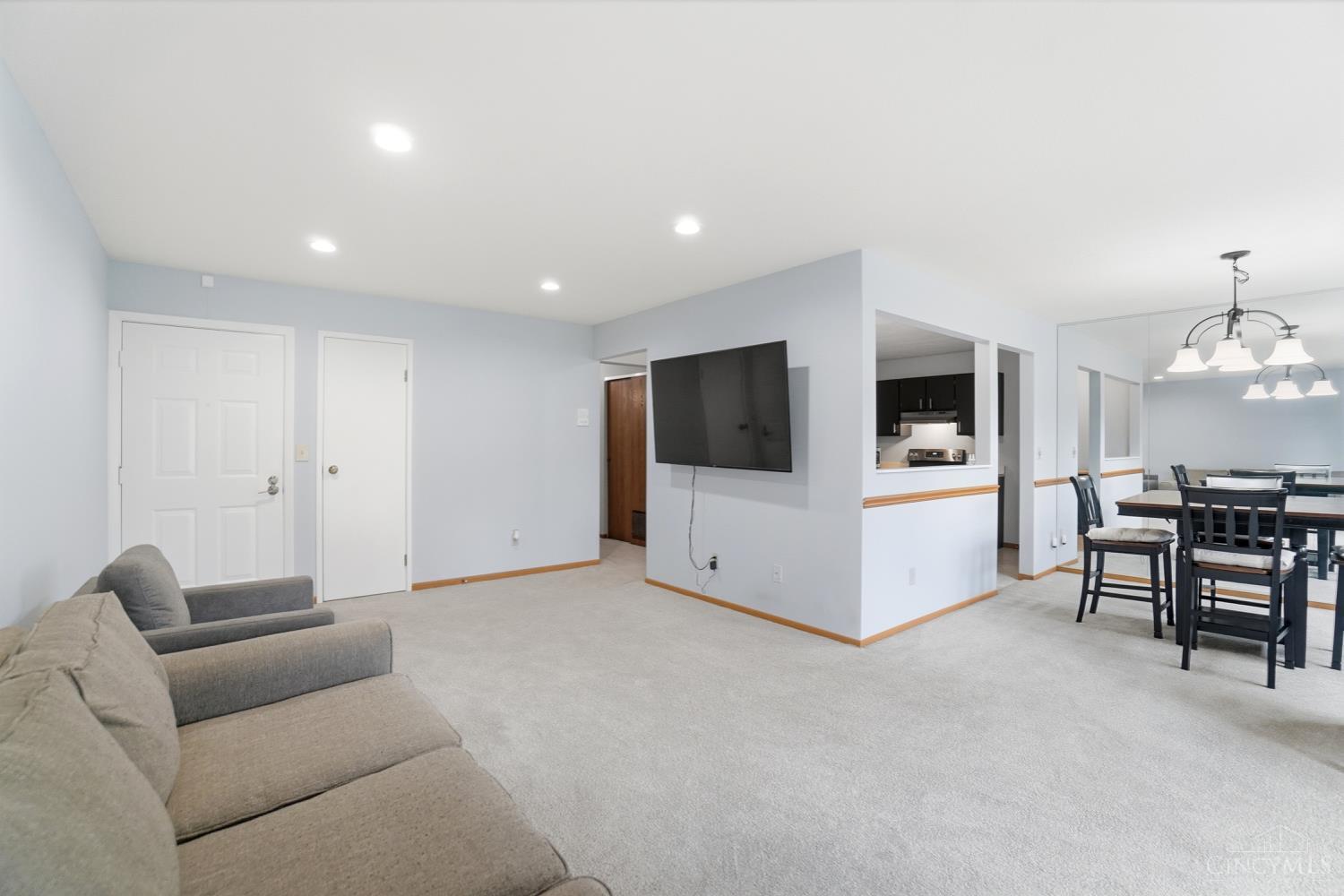 5210 Old Oak Trail 5