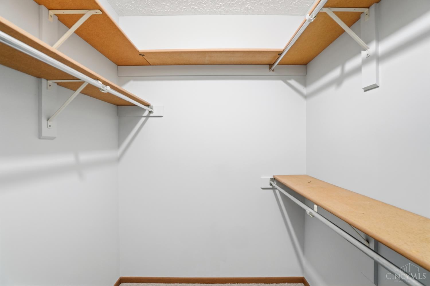 5210 Old Oak Trail 5