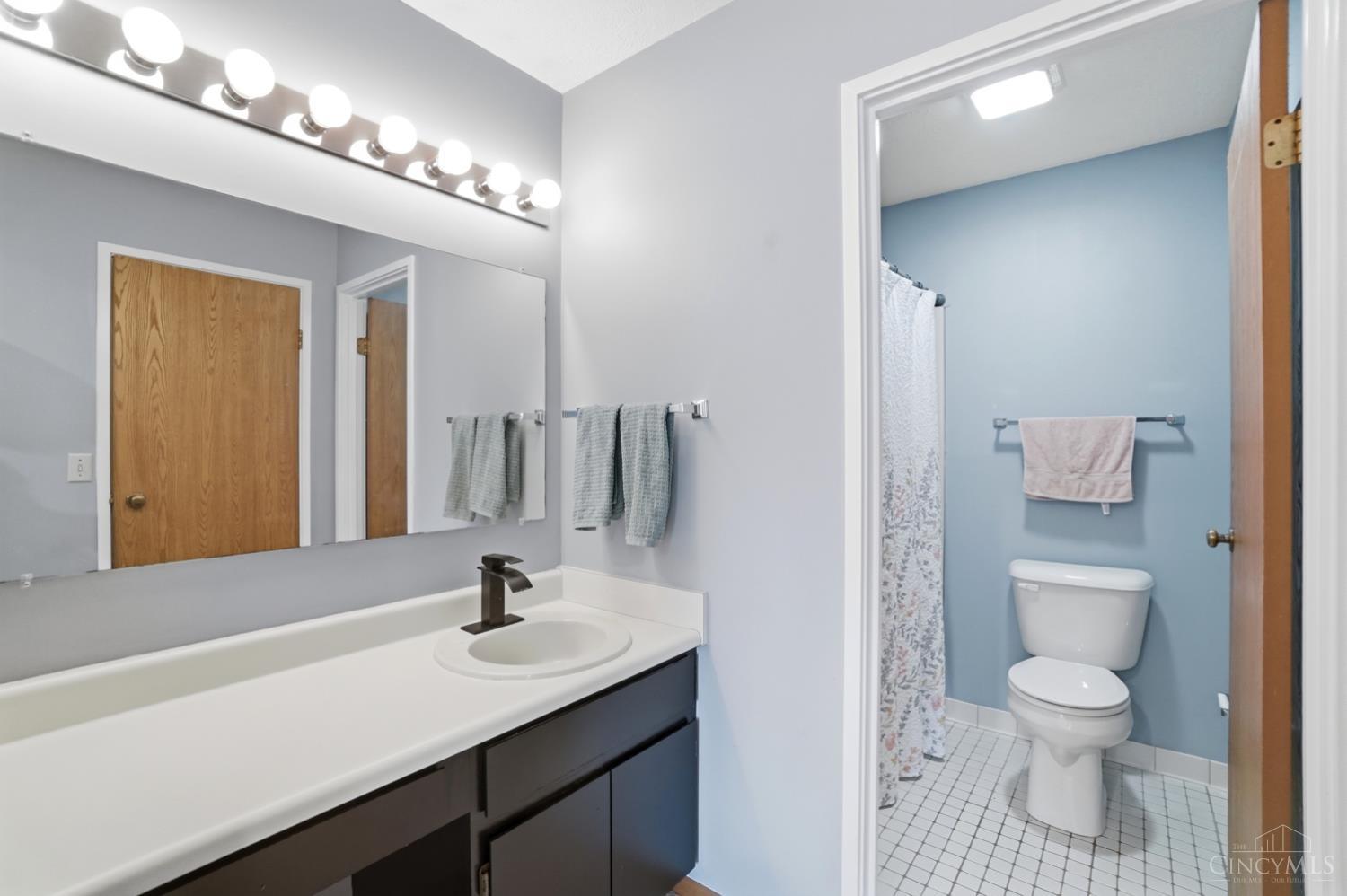 5210 Old Oak Trail 5