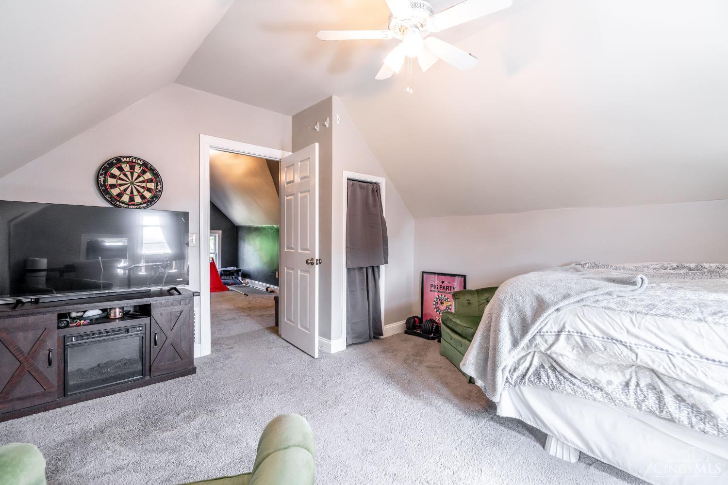 3923 S Madison