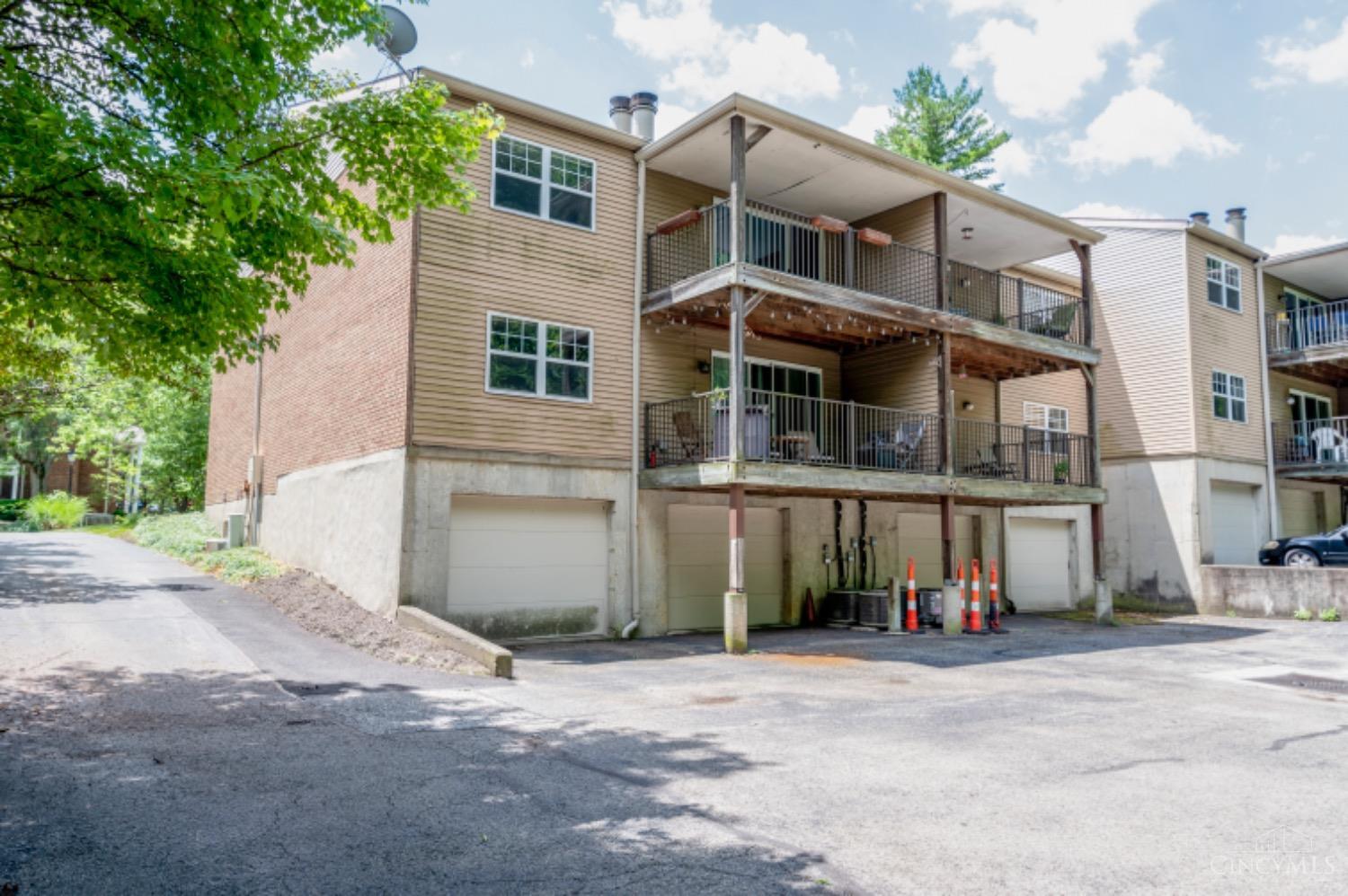 3768 Ashworth Drive