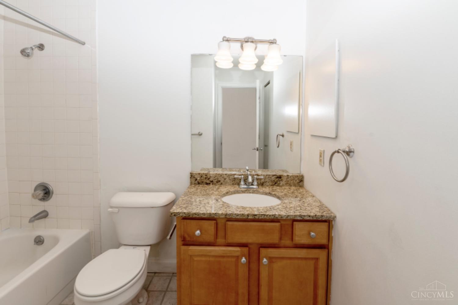 3768 Ashworth Drive