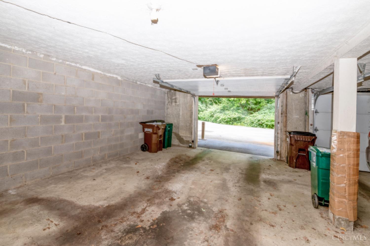 3768 Ashworth Drive