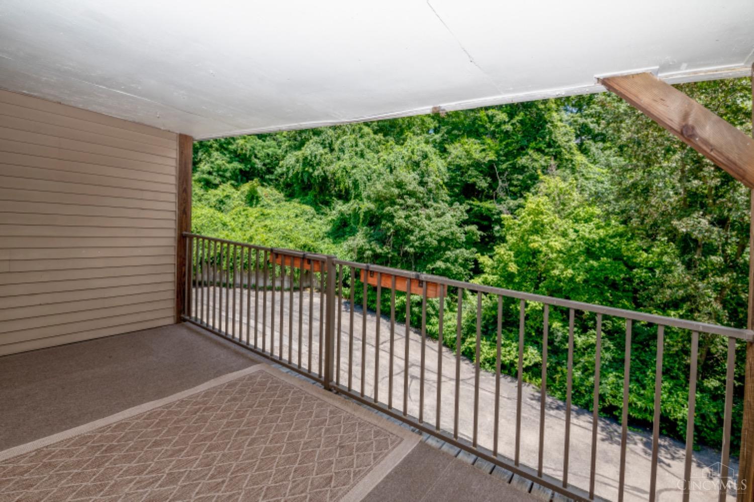 3768 Ashworth Drive