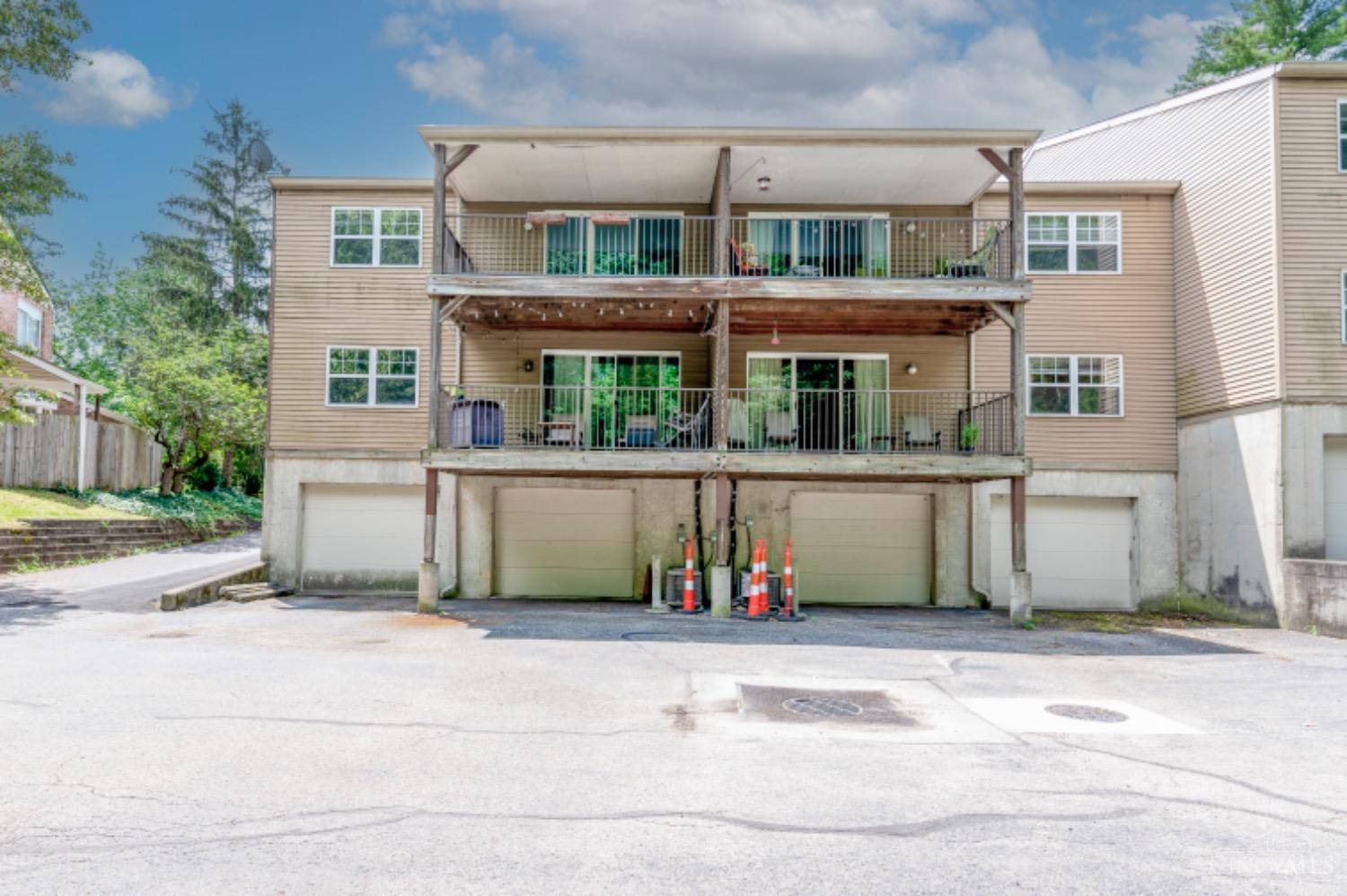 3768 Ashworth Drive