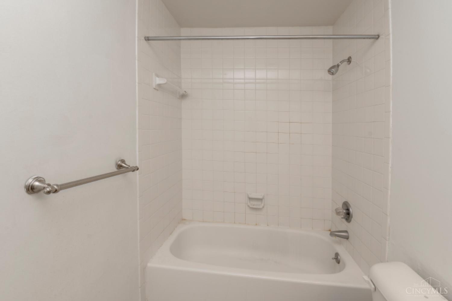3768 Ashworth Drive