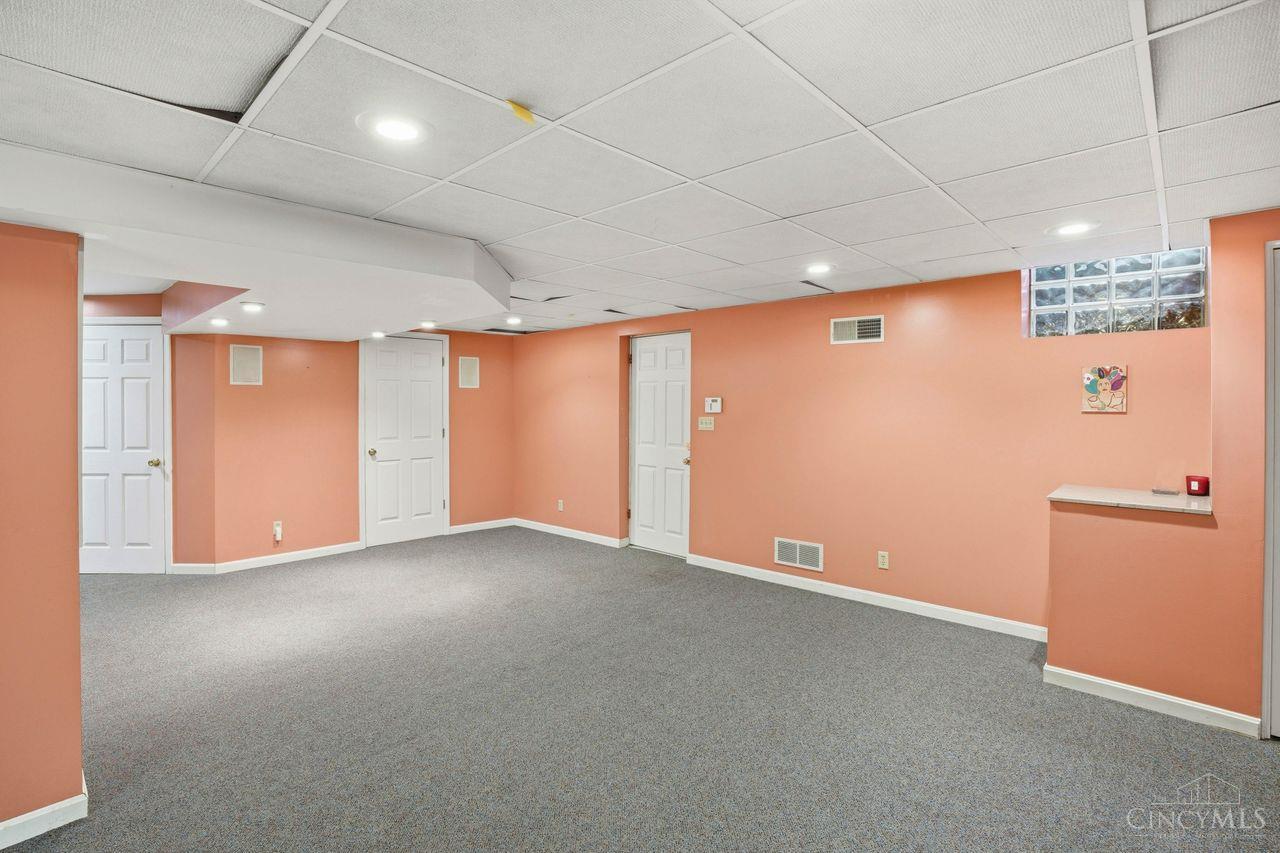 7027 Glenellyn Drive
