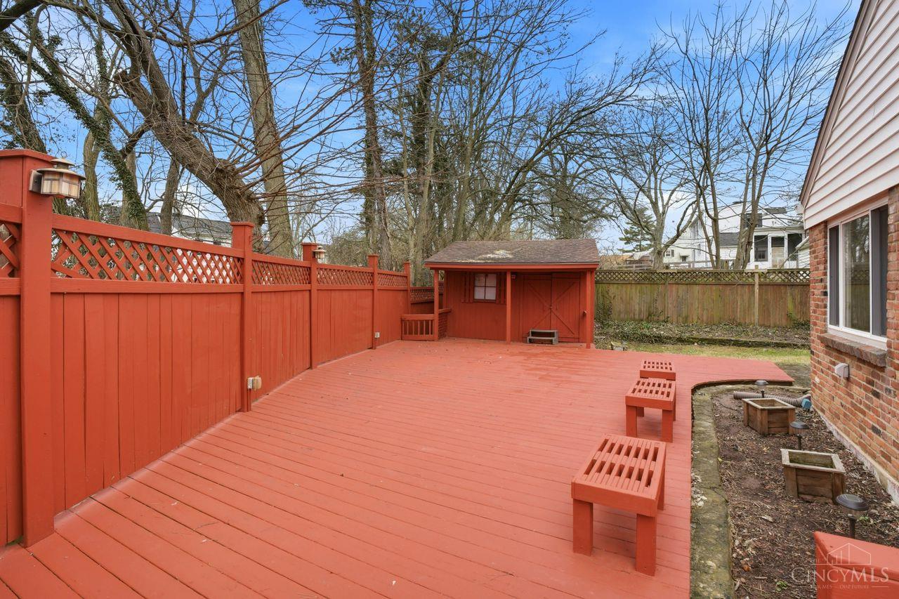 7027 Glenellyn Drive