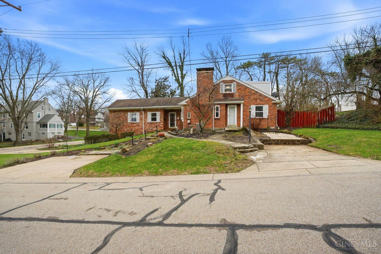 7027 Glenellyn Drive