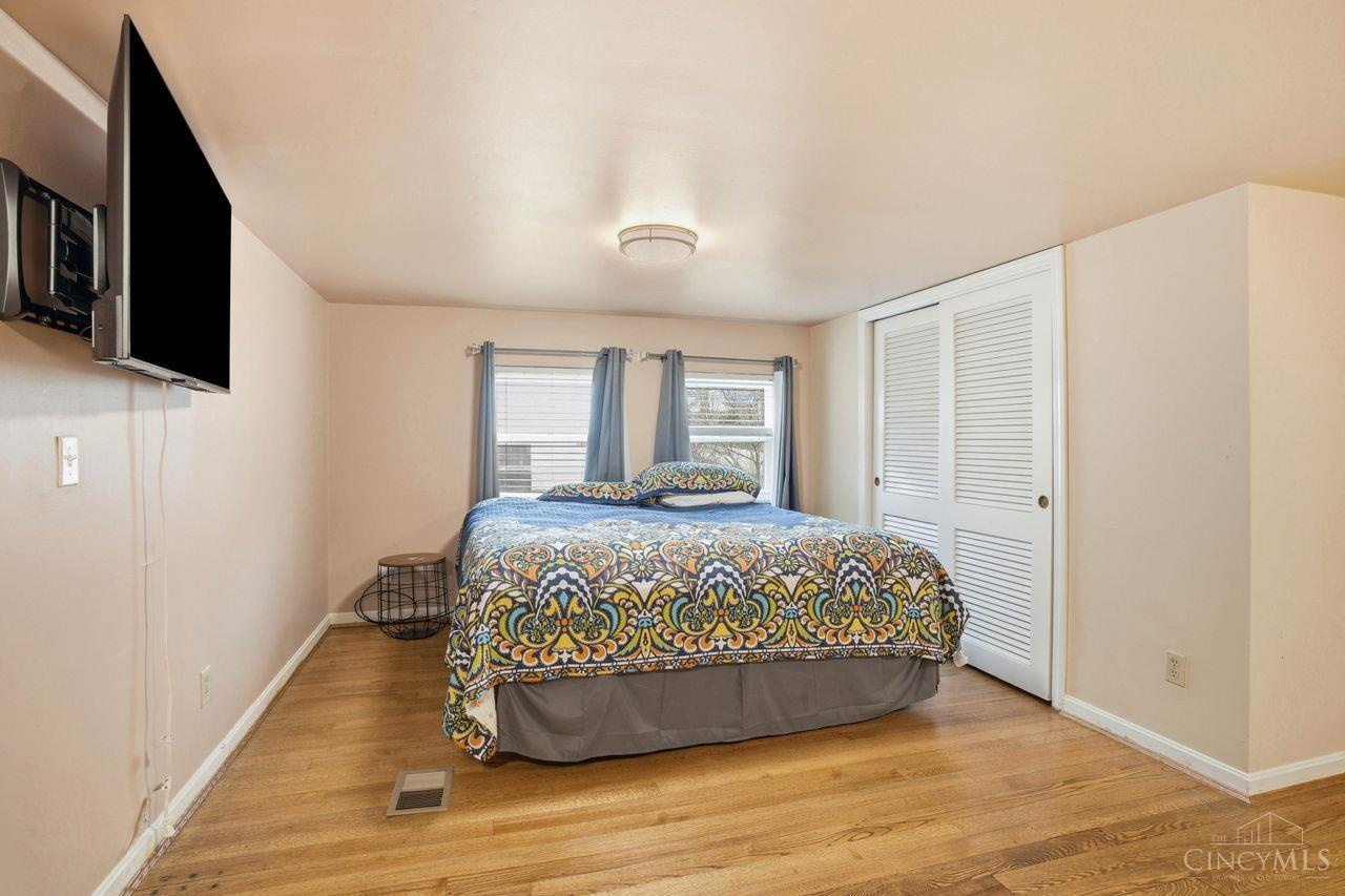 7027 Glenellyn Drive