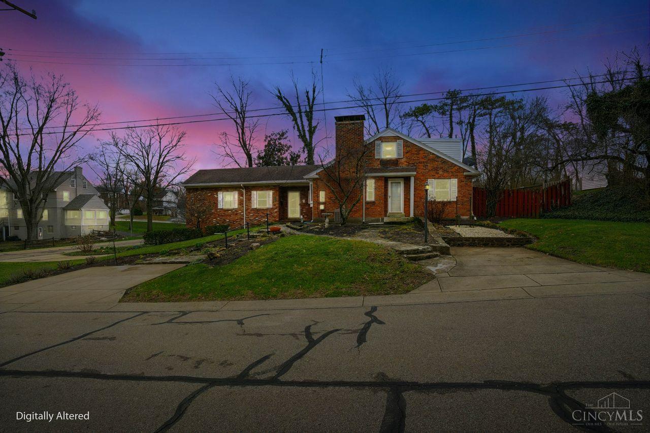7027 Glenellyn Drive