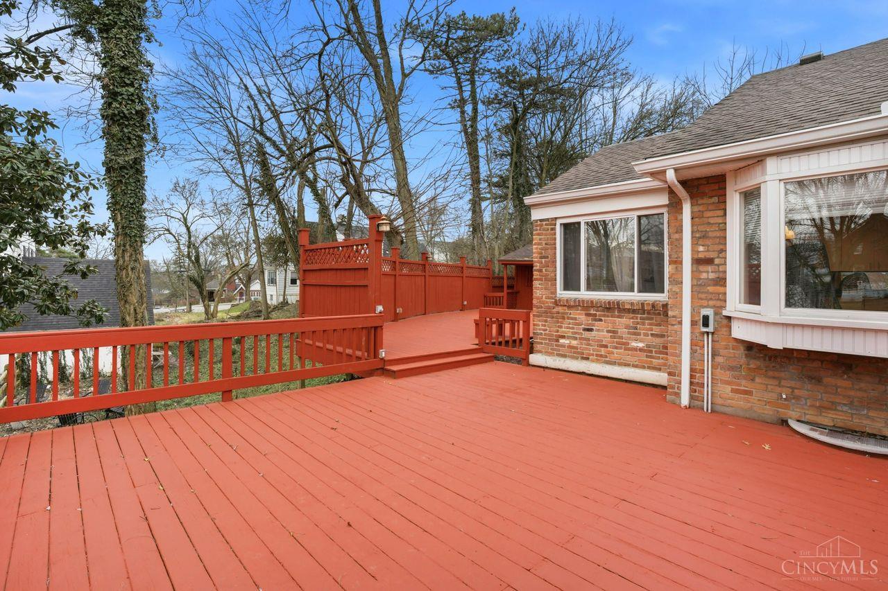 7027 Glenellyn Drive