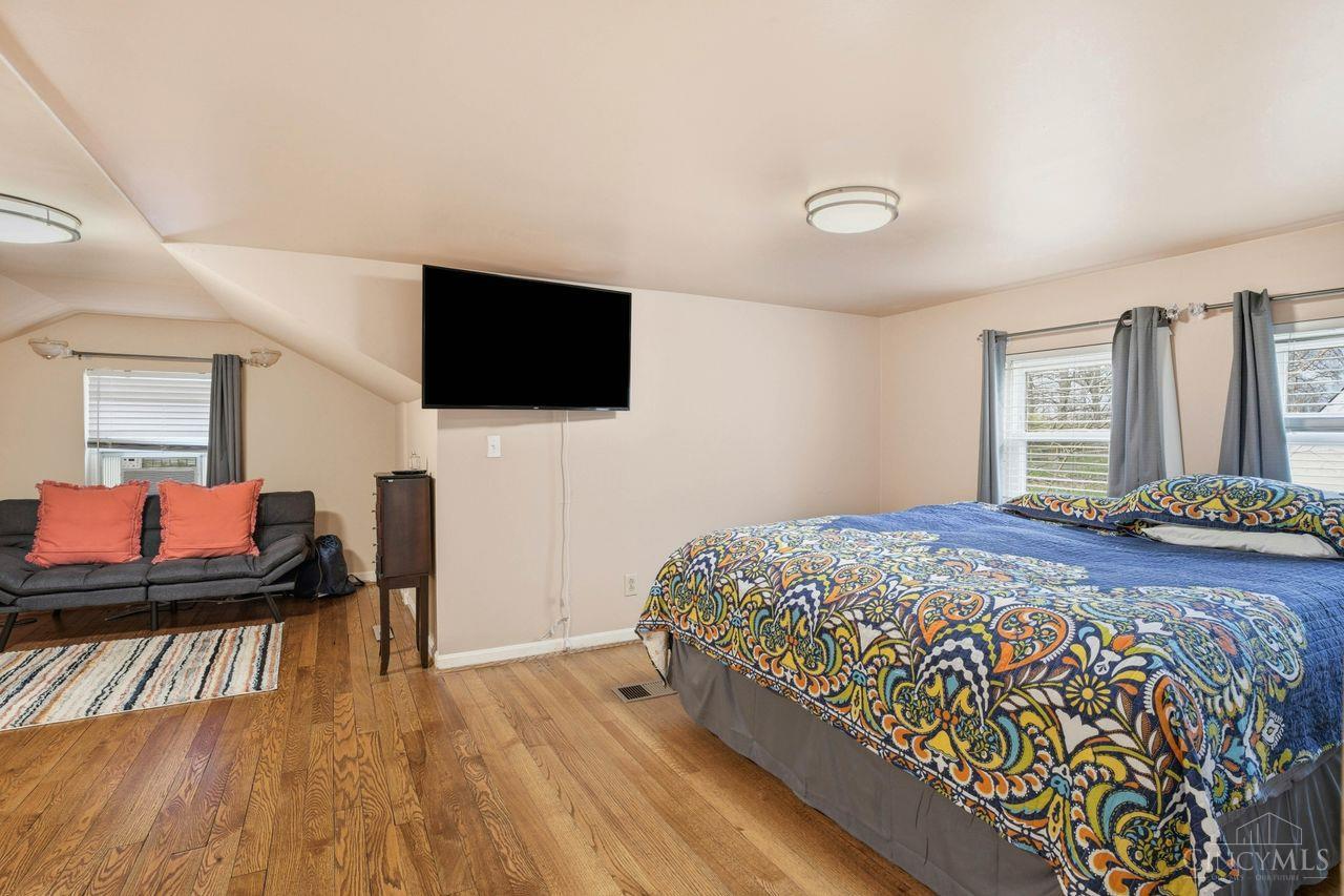 7027 Glenellyn Drive