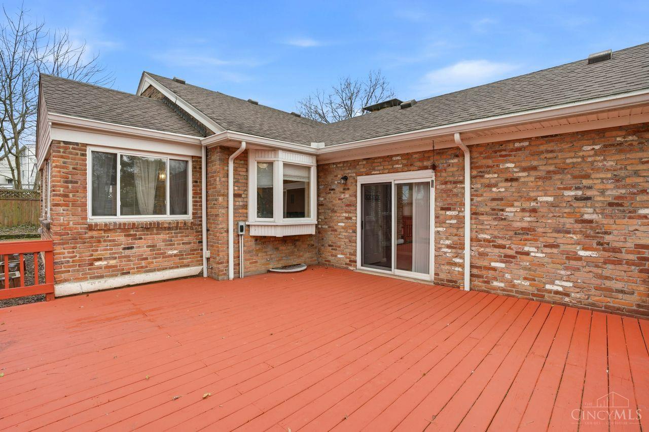 7027 Glenellyn Drive