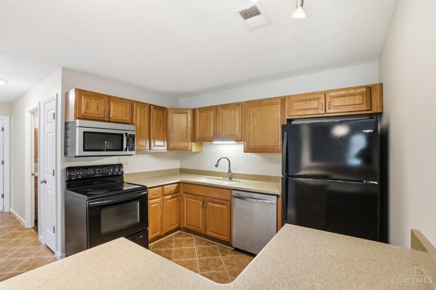 7216 Creekview Drive 3