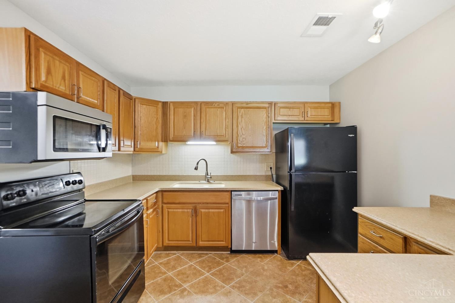 7216 Creekview Drive 3