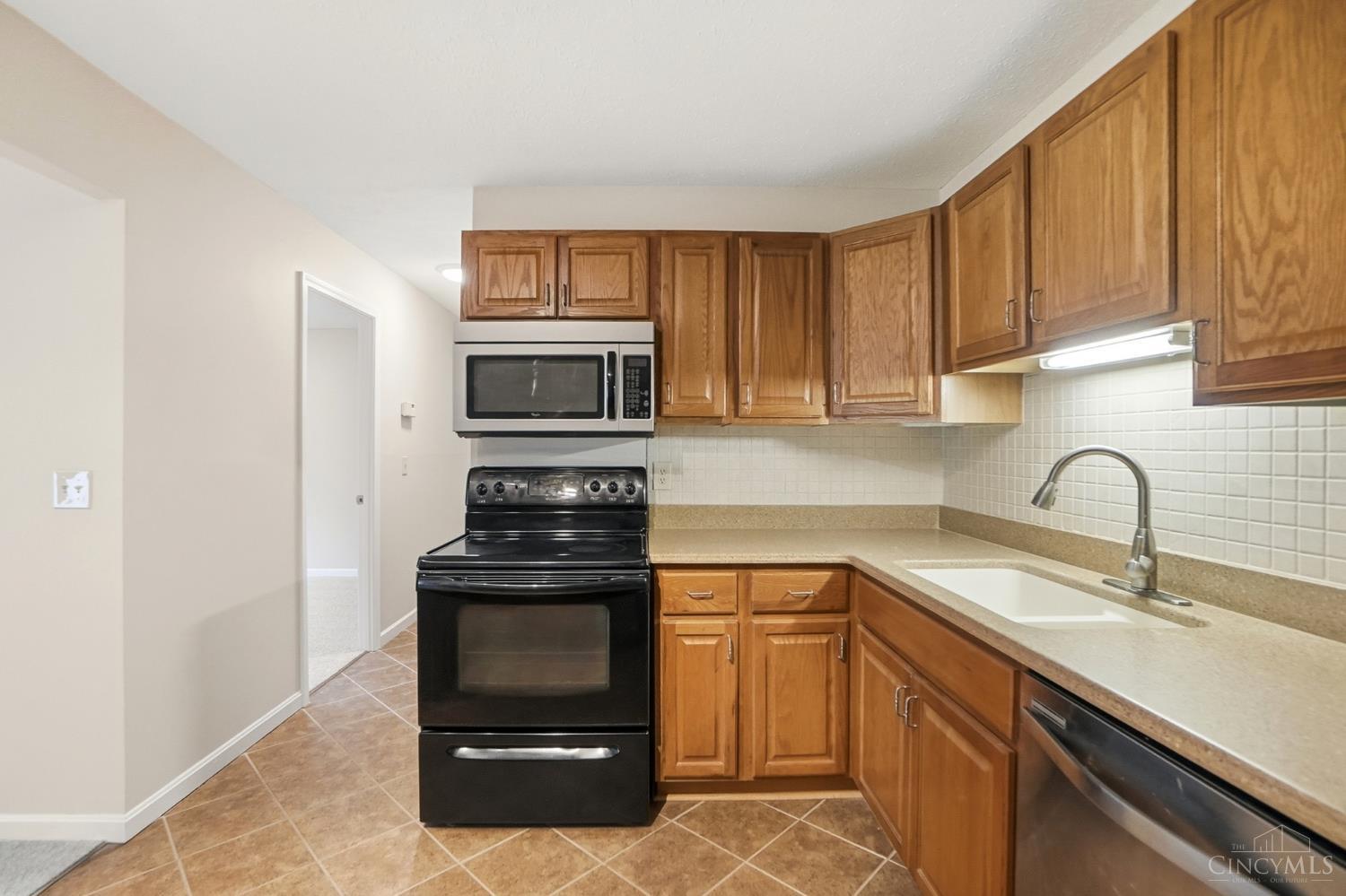 7216 Creekview Drive 3