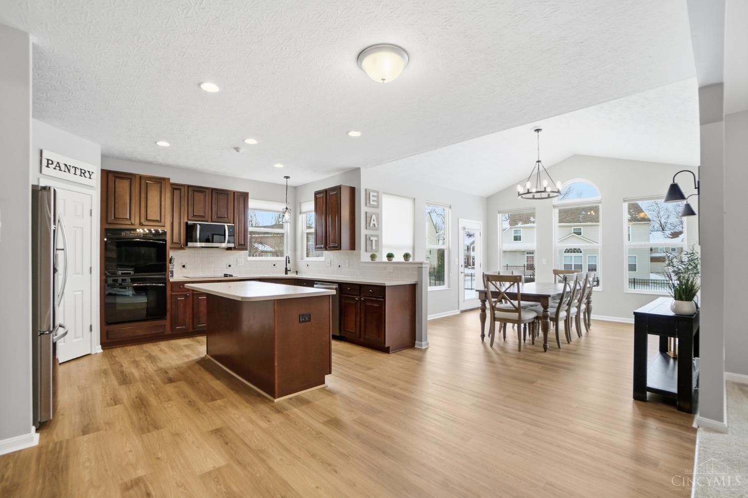 6973 Cottonwood Court