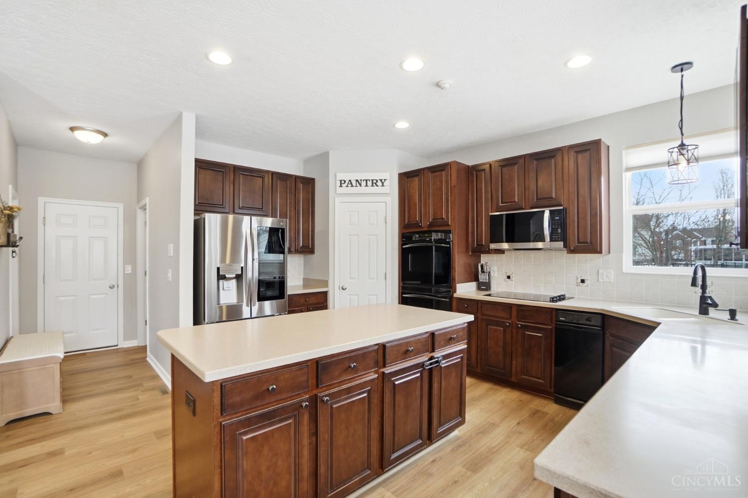 6973 Cottonwood Court