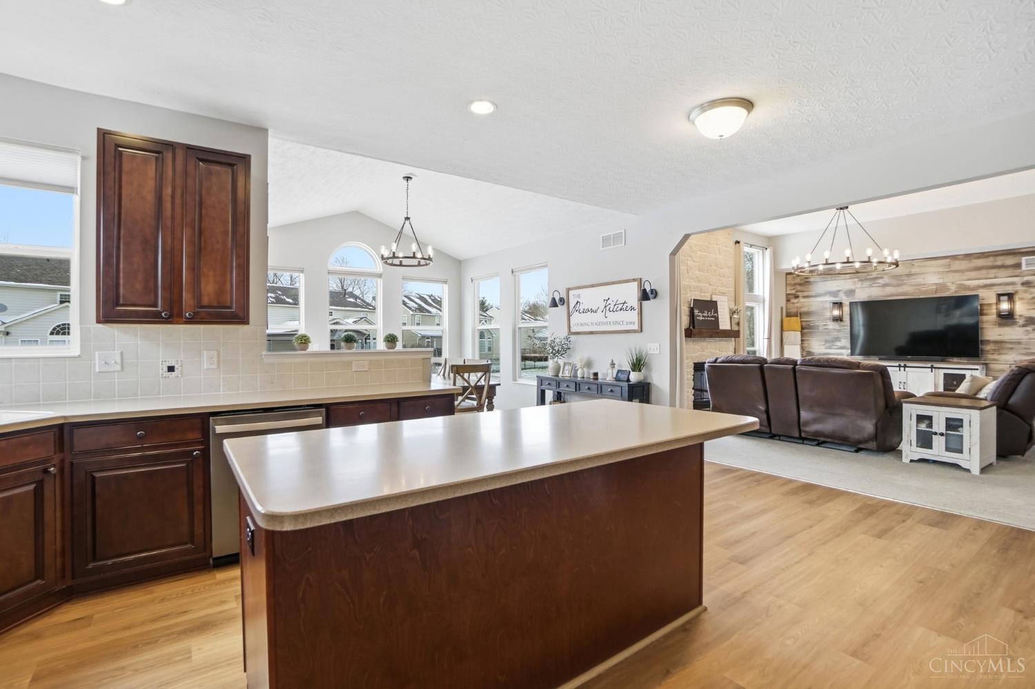 6973 Cottonwood Court