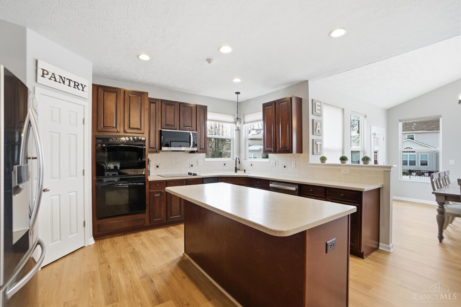 6973 Cottonwood Court