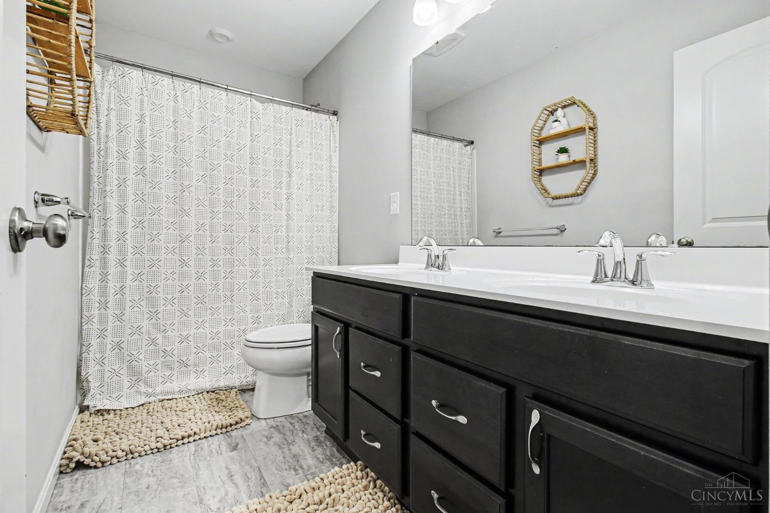 4677 Hampton Pointe Drive
